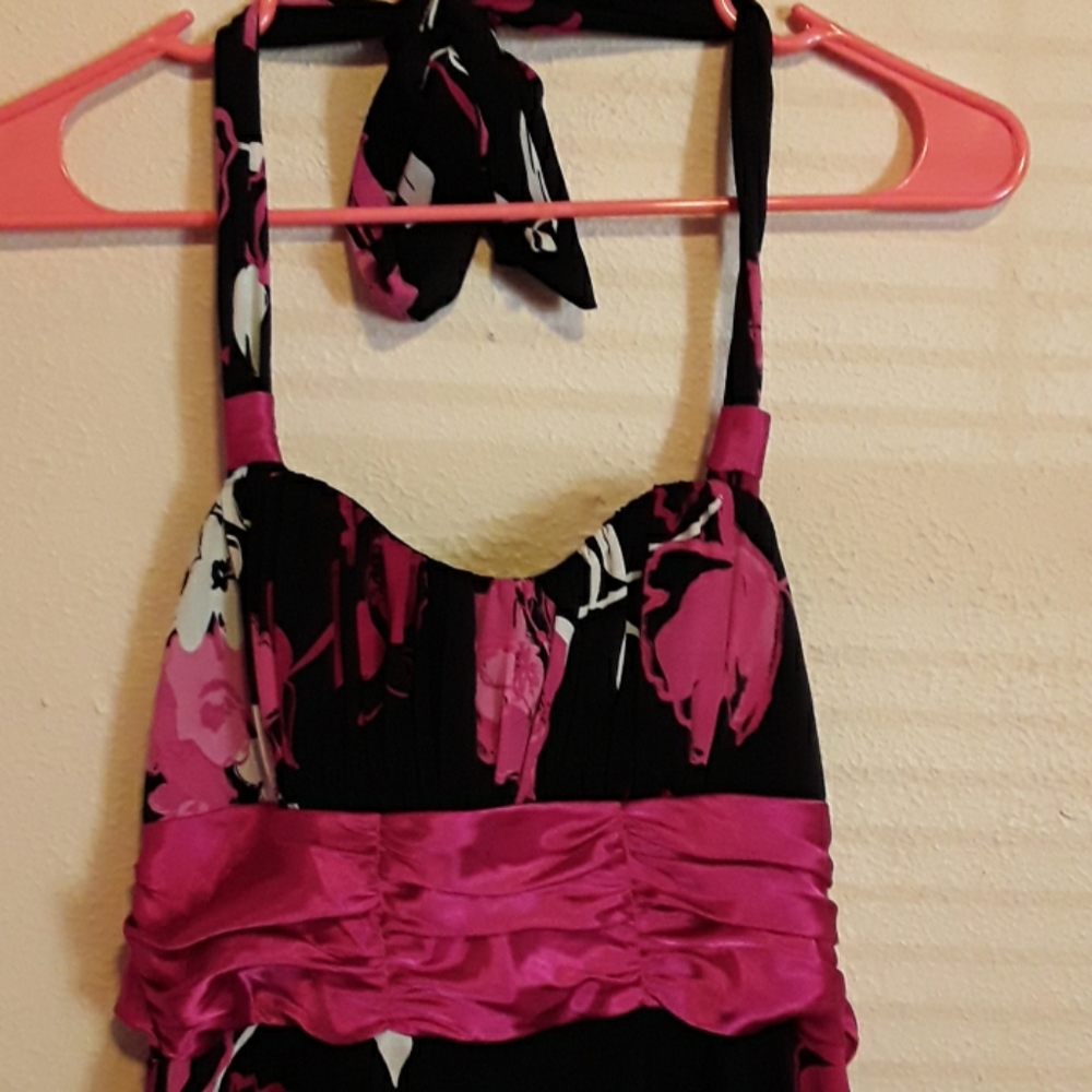 Black and pink halter dress - Picture 2 of 4